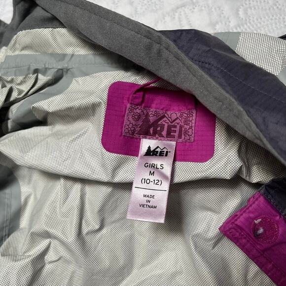 REI Rainwall Hooded Rain Jacket Size 10/12 - Picture 6 of 6